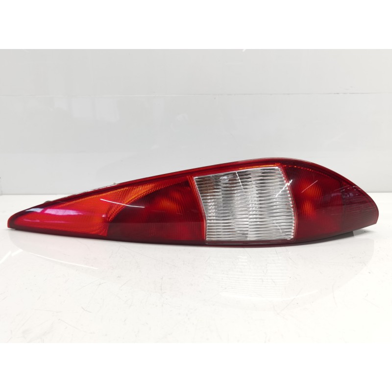 Recambio de piloto trasero derecho para ford mondeo turnier (ge) ghia referencia OEM IAM Recambio de piloto trasero derecho para ford mondeo turnier (ge) ghia referencia OEM IAM