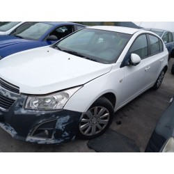 Détail des pièces pour Chevrolet cruze hatchback (J305) 1.7 D Diesel de l'année 2013 avec le moteur LUD