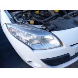 Right headlight Renault Megane III hatchback (BZ0/1_, B3_) | Becerril Scrap Yard