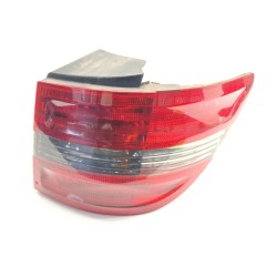 Piloto trasero derecho clase b sports tourer (W245) oem A1698202664Q11 / 1698202264