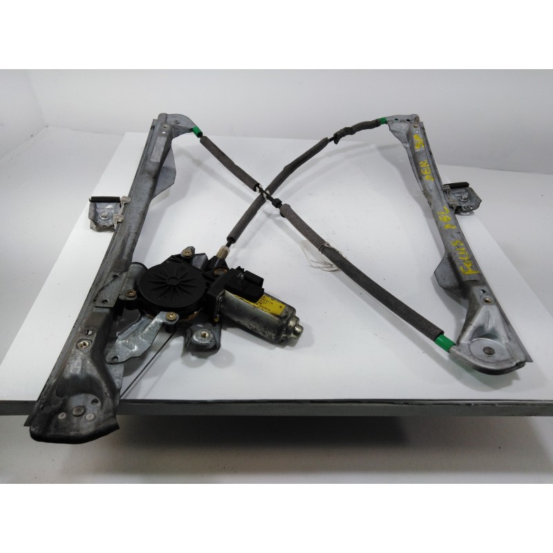 Right front window regulator Ford Focus berlina (cak) | Becerril Scrap Yard Right front window regulator Ford Focus berlina (cak) | Becerril Scrap Yard