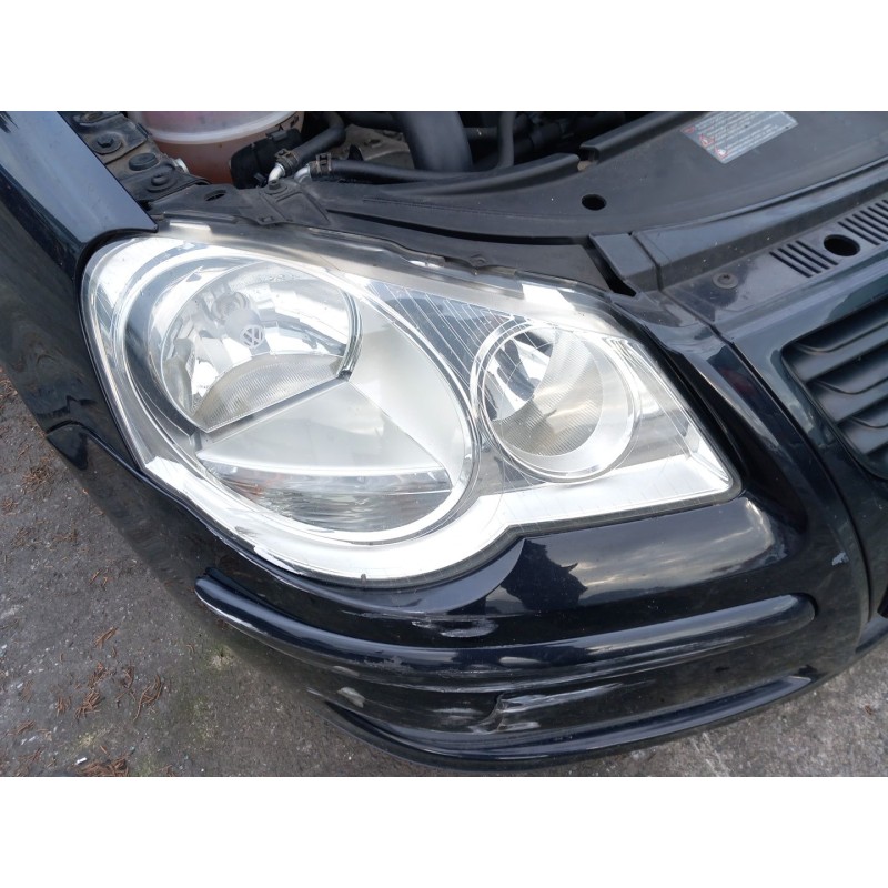 Right headlight Volkswagen Polo IV (9N_, 9A_) | Becerril Scrap Yard
