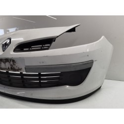 Recambio de paragolpes delantero para renault clio iii (br0/1, cr0/1) 1.5 dci (c/br0g, c/br1g) referencia OEM IAM   