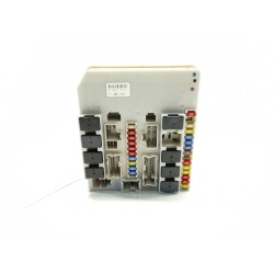 Relay / fuse box Renault Clio III (BR0/1, CR0/1) | Becerril Scrap Yard