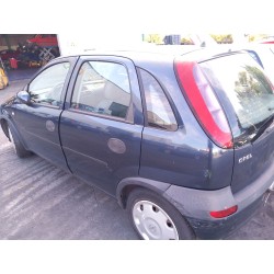 opel corsa c (x01) del año 2001