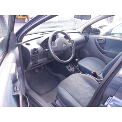opel corsa c (x01) del año 2001