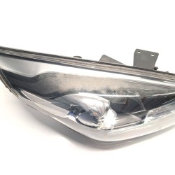 Right headlight KIA Carens IV | Becerril Scrap Yard