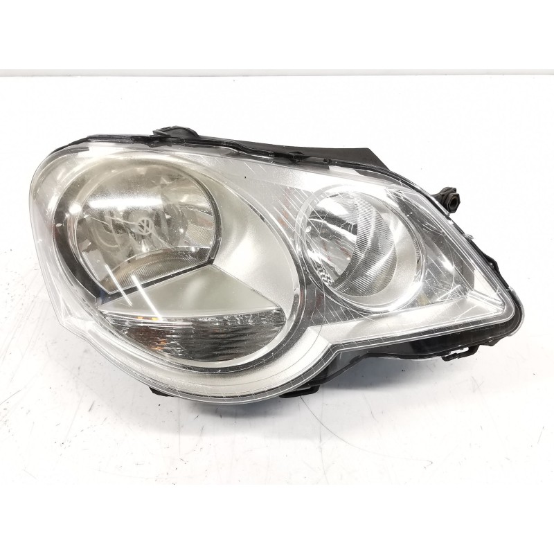 Right headlight Volkswagen Polo IV (9N_, 9A_) | Becerril Scrap Yard