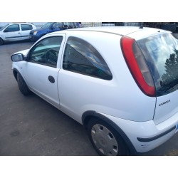 opel corsa c (x01) del año 2004