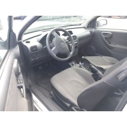 opel corsa c (x01) del año 2004