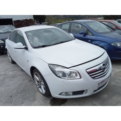 opel insignia berlina del año 2010