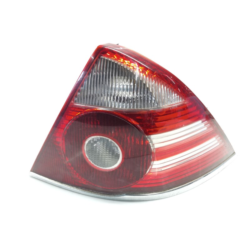 Right central rear light Ford Mondeo III (B5Y) | Becerril Scrap Yard