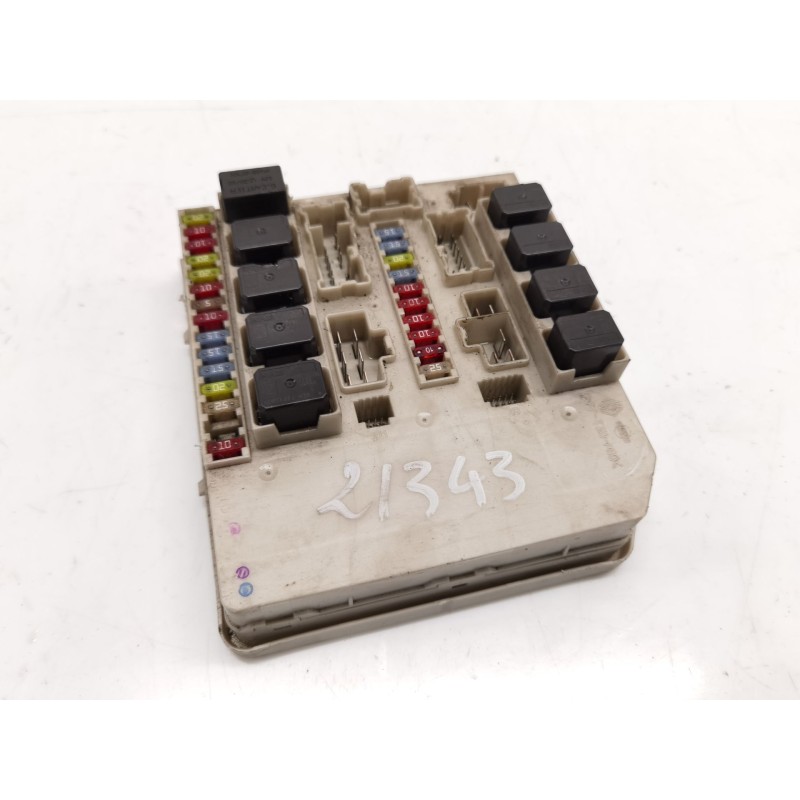 Boîte de relais / fusibles Renault Clio III (BR0/1, CR0/1) | Desguace Becerril