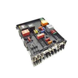 Boîte de relais / fusibles Volkswagen Touran (1T1, 1T2) | Desguace Becerril