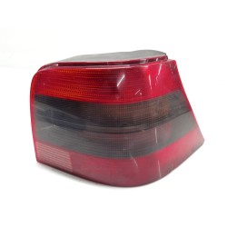 Right central rear light Volkswagen Golf IV (1J1) | Becerril Scrap Yard