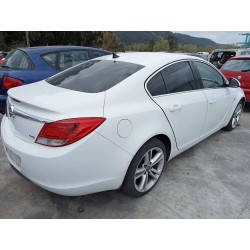 opel insignia berlina del año 2010