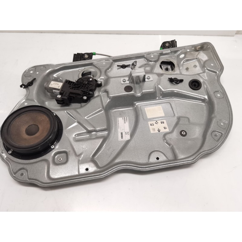 Commande de lève-vitre arrière droit Volkswagen Polo IV (9N_, 9A_) | Desguace Becerril