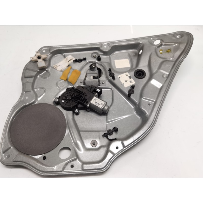 Commande de lève-vitre arrière droit Volkswagen Polo IV (9N_, 9A_) | Desguace Becerril