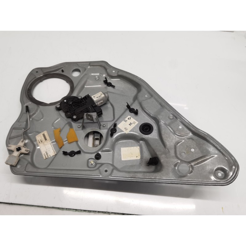 Interruptor do vidro elétrico dianteiro traseiro esquerdo Volkswagen Polo IV (9N_, 9A_) | Desguace Becerril