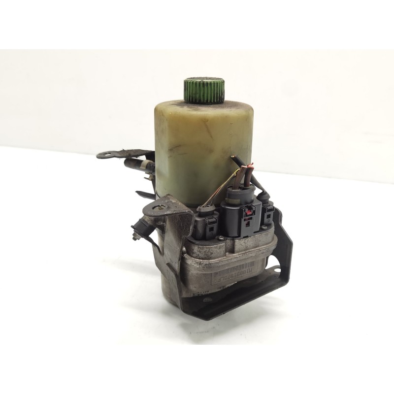 Power steering pump Volkswagen Polo IV (9N_, 9A_) | Becerril Scrap Yard
