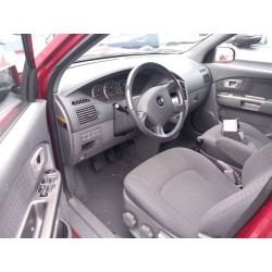 تفكيك Kia carens I monospace (fc, fj) 2.0 CRDi Diesel من عام 2004 بمحرك D4EA