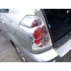 Left central rear light Toyota Corolla verso (ZER_, ZZE12_, R1_) | Becerril Scrap Yard
