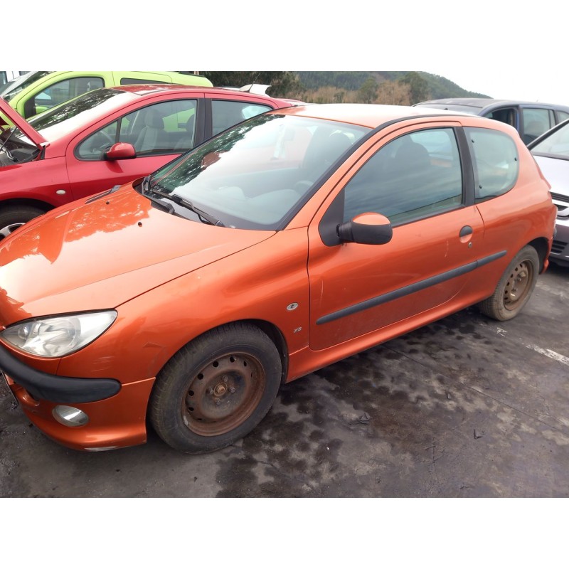 Détail des pièces pour Peugeot 206 hatchback (2A/C) 1.4 i Gasolina de l'année 2001 avec le moteur KFW (TU3A),KFW (TU3JP),KFX (TU3JP)