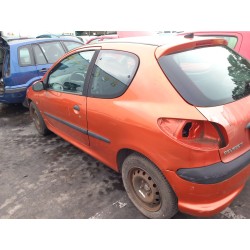 Détail des pièces pour Peugeot 206 hatchback (2A/C) 1.4 i Gasolina de l'année 2001 avec le moteur KFW (TU3A),KFW (TU3JP),KFX (TU3JP)