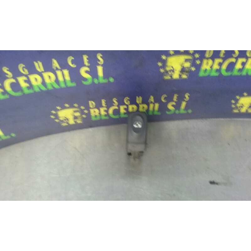 Recambio de mando elevalunas trasero derecho para renault megane i berlina hatchback (ba0) referencia OEM IAM 421119h Recambio de mando elevalunas trasero derecho para renault megane i berlina hatchback (ba0) referencia OEM IAM 421119h