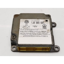 Airbag control unit Volkswagen Passat B5 (3B2) | Becerril Scrap Yard