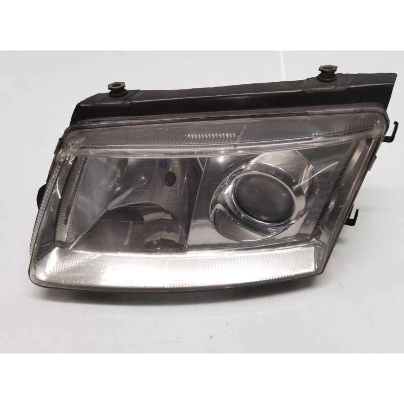Recambio de faro izquierdo para volkswagen passat b5 (3b2) 1.9 tdi referencia OEM IAM   