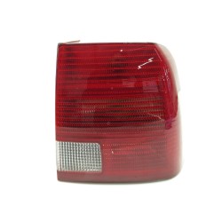 Right central rear light Volkswagen Passat B5 (3B2) | Becerril Scrap Yard