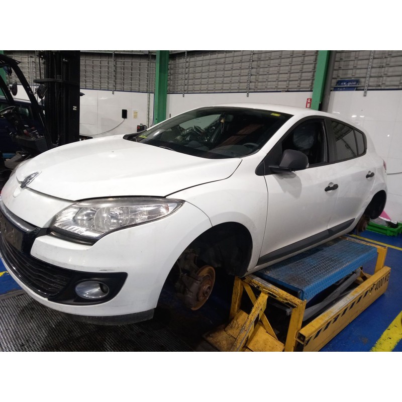 تفكيك Renault megane III hatchback (BZ0/1_, B3_) 1.5 dCi (BZ0C) Diesel من عام 2013 بمحرك K9K 834