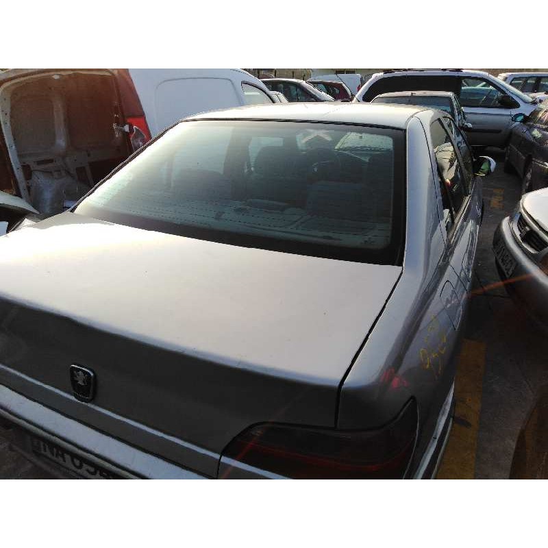 تفكيك Peugeot 406 berlina (S1/S2) SVDT Diesel من عام 1998 بمحرك P8C