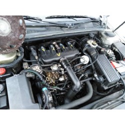 تفكيك Peugeot 406 berlina (S1/S2) SVDT Diesel من عام 1998 بمحرك P8C