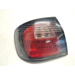 Left central rear light Nissan Primera hatchback (P11) | Becerril Scrap Yard