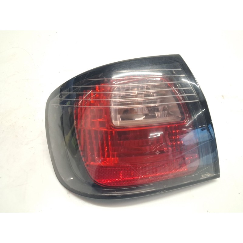 Left central rear light Nissan Primera hatchback (P11) | Becerril Scrap Yard