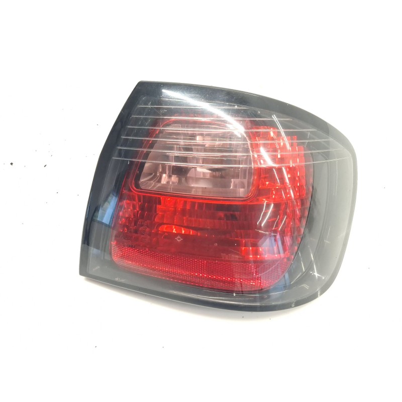Right central rear light Nissan Primera hatchback (P11) | Becerril Scrap Yard