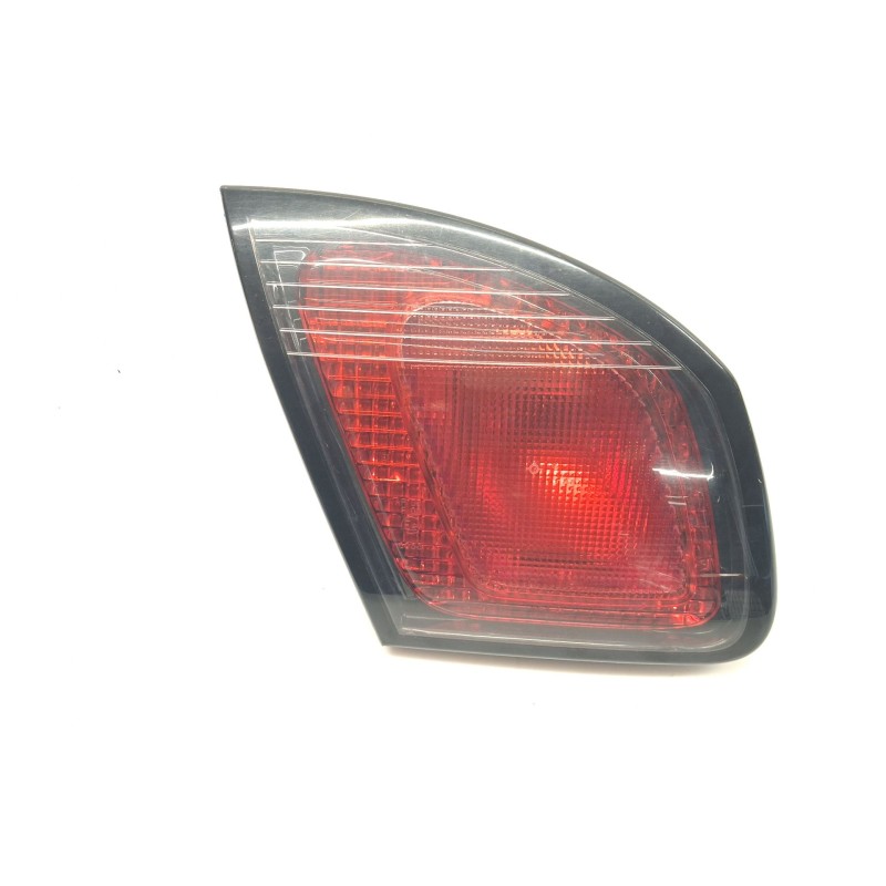 Left central rear light Nissan Primera hatchback (P11) | Becerril Scrap Yard