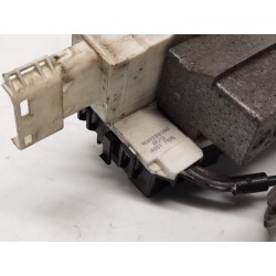 Front left door lock Peugeot 1007 (KM_) | Becerril Scrap Yard