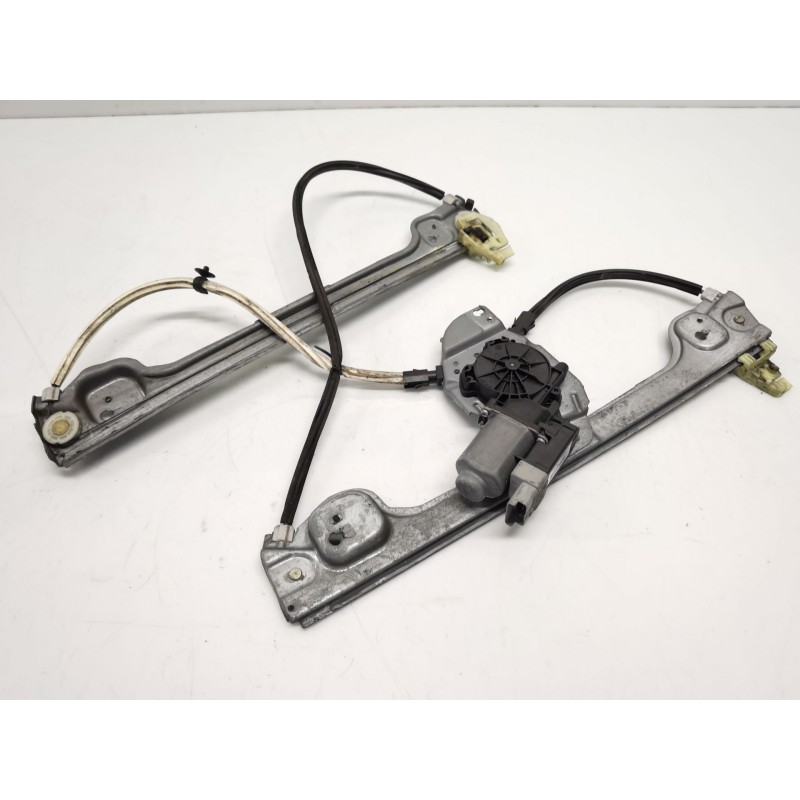 Commande de lève-vitre arrière droit Peugeot 1007 (KM_) | Desguace Becerril