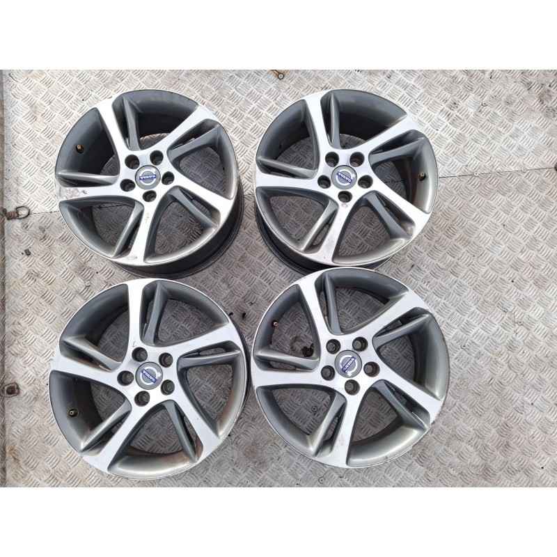 Recambio de juego llantas para volvo s40 ii (544) d2 referencia OEM IAM 7 X 17 ET 52.5  