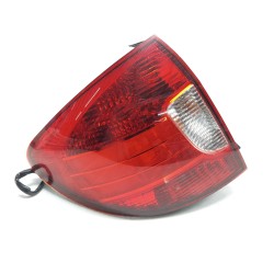 Left central rear light KIA Rio I hatchback (DC) | Becerril Scrap Yard