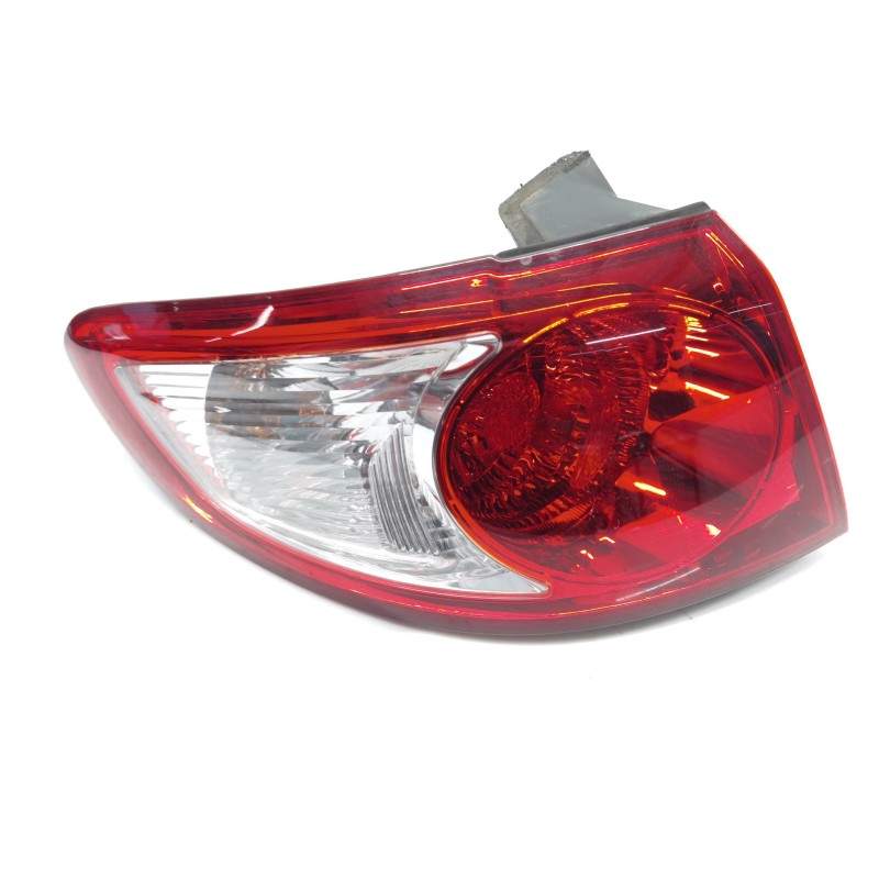 Left central rear light Hyundai Santa FÉ II (CM) | Becerril Scrap Yard