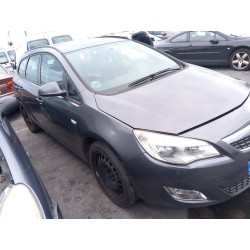 opel astra j sports tourer (p10) del año 2012
