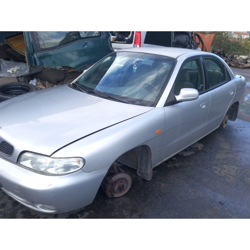 daewoo nubira (j100) del año 1998