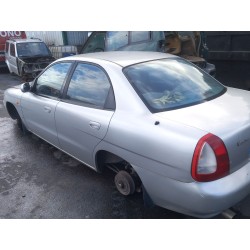 daewoo nubira (j100) del año 1998