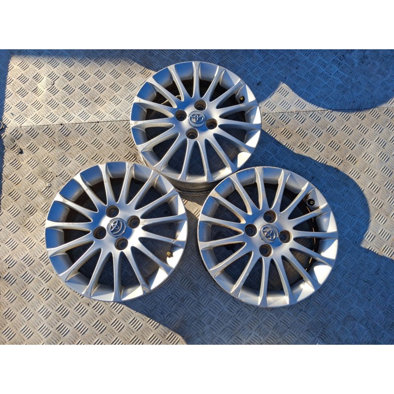 Recambio de juego llantas para toyota yaris (_p9_) 1.33 vvt-i (nsp90_) referencia OEM IAM 5.5 X 15 ET 45  