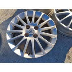 Recambio de juego llantas para toyota yaris (_p9_) 1.33 vvt-i (nsp90_) referencia OEM IAM 5.5 X 15 ET 45  