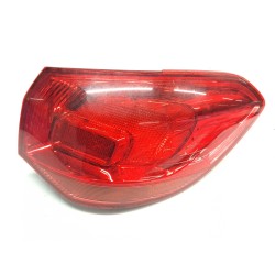 Right central rear light Opel Astra j sports tourer (P10) | Becerril Scrap Yard